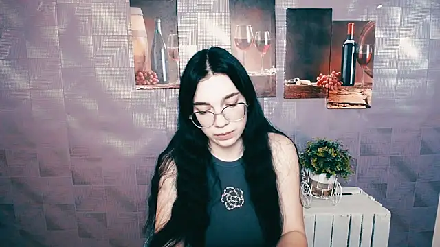 Snapshot of MiraBabe_ chatting on September 22, 2025, 8:16 am MiraBabe  online show from September 22, 2025, 8:16 am