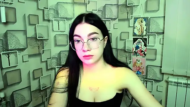 Snapshot of MiraBabe_ chatting on October 15, 2025, 7:19 am MiraBabe  online show from October 15, 2025, 7:19 am