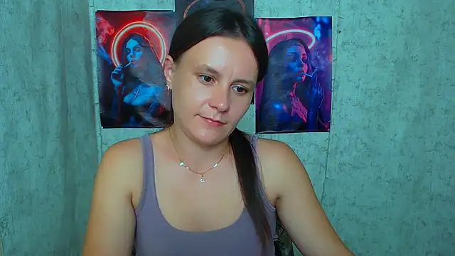 Snapshot of EvelinaMiss_ chatting on September 19, 2025, 1:23 pm EvelinaMiss online show from September 19, 2025, 1:23 pm