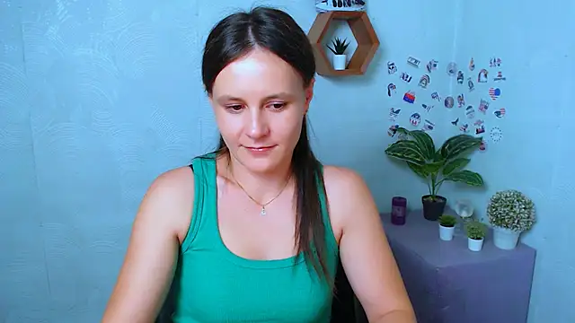 Snapshot of EvelinaMiss_ chatting on October 22, 2025, 12:16 pm EvelinaMiss online show from October 22, 2025, 12:16 pm