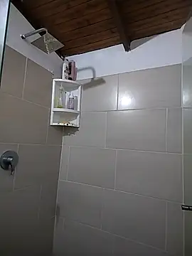 Suzanelee1 online show from November 6, 2025, 4:19 pm