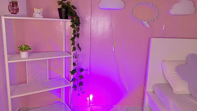 KeendraFox  online show from February 11, 2026, 11:37 am