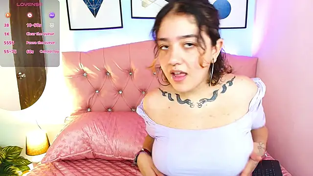 Nia-Stark online show from October 22, 2025, 3:45 pm