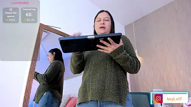 Lucy Lu17 online show from January 10, 2026, 12:51 pm