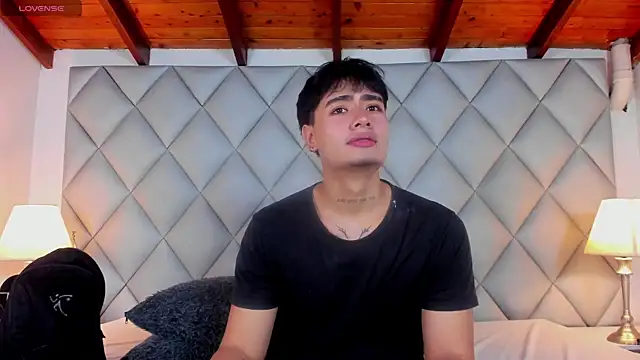 Clement Reyes online show from November 23, 2025, 4:29 pm