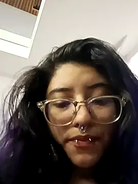 SabrinaV  online show from April 12, 2026, 3:00 am