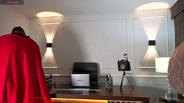 afrodita aares online show from October 31, 2025, 7:48 pm