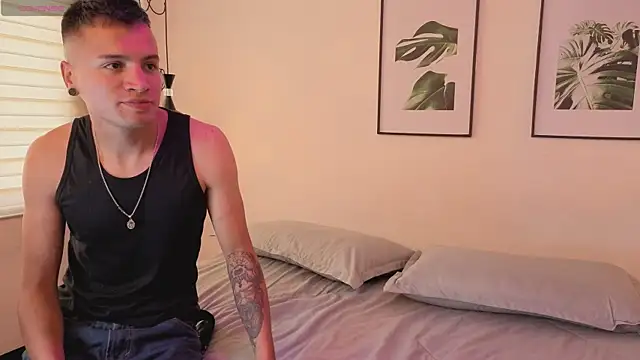 afrodita aares online show from April 18, 2026, 7:40 pm