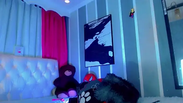 Julia Bulette1 online show from April 14, 2026, 2:06 am