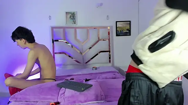 DemianSalvatore online show from February 1, 2026, 9:57 pm