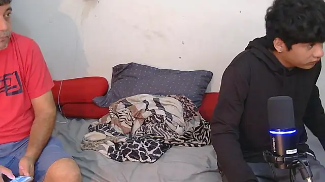 P4NT0J4 online show from April 4, 2026, 6:44 am