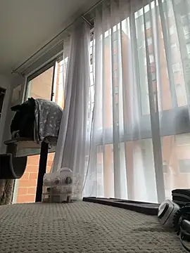 Snapshot of amyross_s1 chatting on October 1, 2025, 5:30 pm amyross s1 online show from October 1, 2025, 5:30 pm