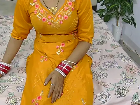 Lovelyy-couple online show from October 22, 2025, 3:51 am