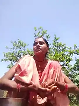 Hot reshmaji online show from April 11, 2026, 7:45 am