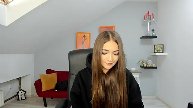 Snapshot of EllaClarke chatting on October 19, 2025, 10:49 am EllaClarke online show from October 19, 2025, 10:49 am