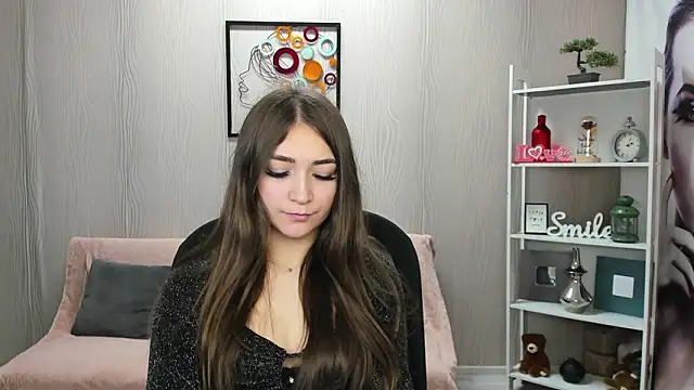 Snapshot of EllaClarke chatting on February 15, 2026, 12:03 pm EllaClarke online show from February 15, 2026, 12:03 pm