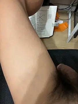 Snapshot of leeyoung_ chatting on October 3, 2025, 2:47 pm leeyoung  online show from October 3, 2025, 2:47 pm