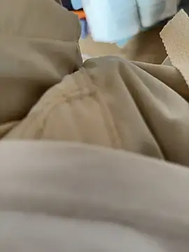 Snapshot of leeyoung_ chatting on October 8, 2025, 7:17 am leeyoung  online show from October 8, 2025, 7:17 am