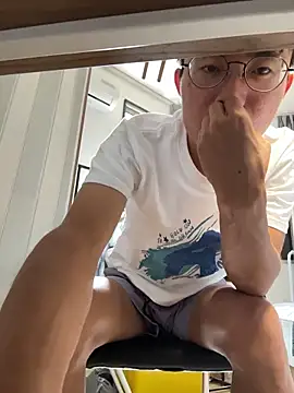 Snapshot of leeyoung_ chatting on October 17, 2025, 3:42 am leeyoung  online show from October 17, 2025, 3:42 am