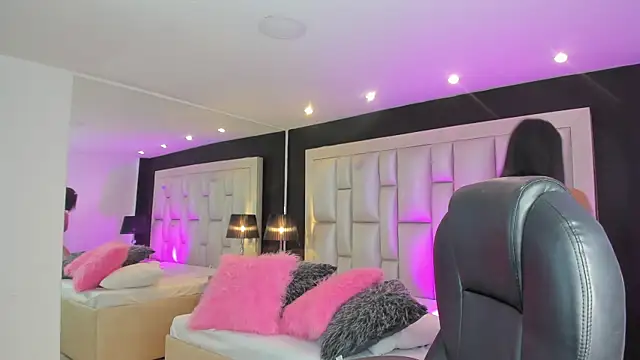 LuisaJonnes  online show from March 22, 2026, 4:10 pm