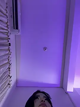 Mericute  online show from April 17, 2026, 12:24 am