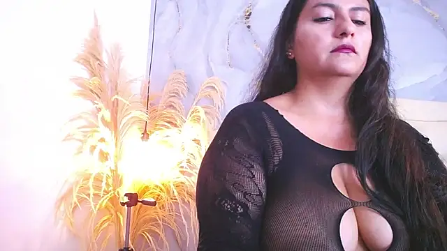 Samy moore14 online show from October 30, 2025, 2:07 pm