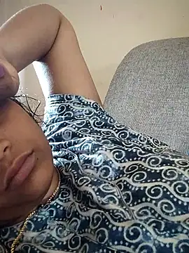 sweetqueen143 online show from September 29, 2025, 3:00 am