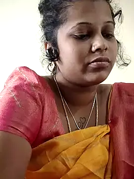 sweetqueen143 online show from October 18, 2025, 5:43 am