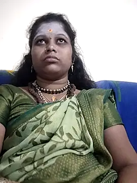 sweetqueen143 online show from October 25, 2025, 4:35 pm