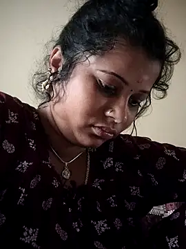 sweetqueen143 online show from December 5, 2025, 3:15 am