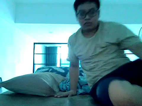 loveninja online show from October 1, 2025, 9:37 am