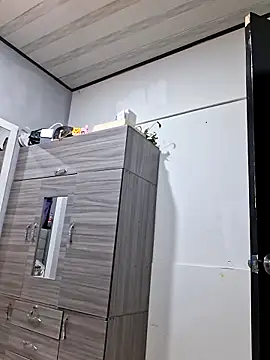 Gyal 8  online show from February 2, 2026, 4:11 am