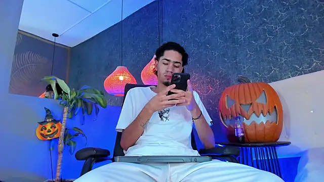 Daniel Brawn online show from October 19, 2025, 6:52 pm