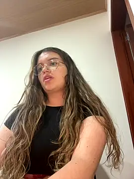 Aphrill online show from September 19, 2025, 8:31 pm