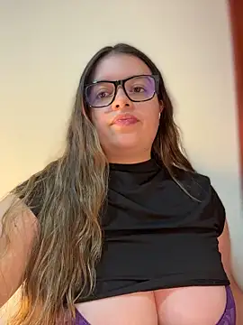 Aphrill online show from May 8, 2026, 9:42 pm