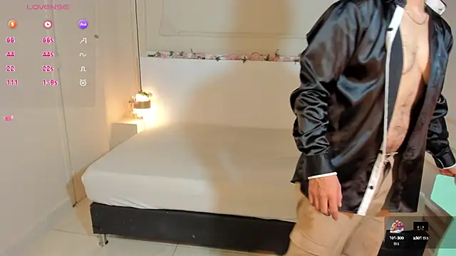 LandonRush5 online show from September 21, 2025, 7:48 pm