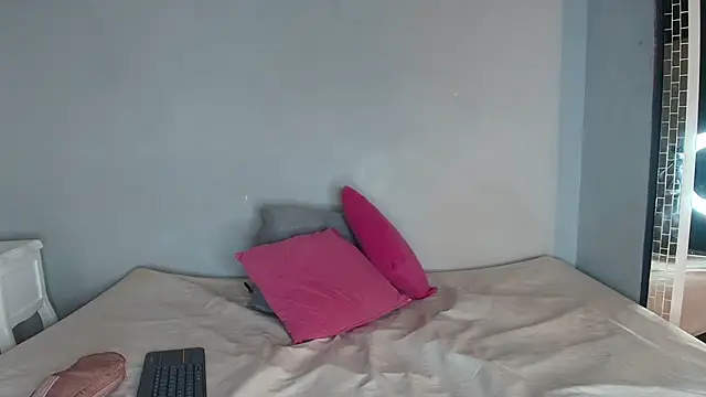 CarolinaGomez  online show from March 27, 2026, 7:46 pm