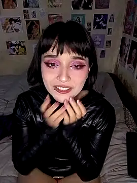 lucianasama online show from September 24, 2025, 3:21 am