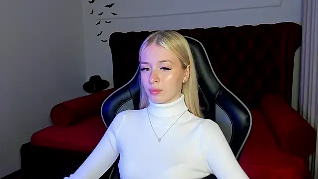 MiaGraces online show from November 12, 2025, 5:24 pm