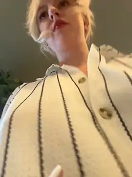 RonnieKiss online show from May 29, 2026, 10:24 am