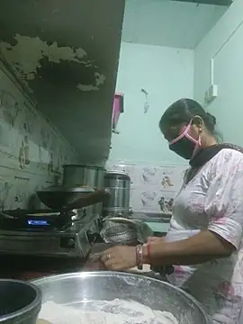 Cute-Charvii online show from November 26, 2025, 12:50 pm