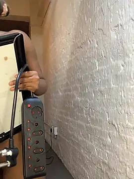 21shazzy online show from October 27, 2025, 5:39 pm