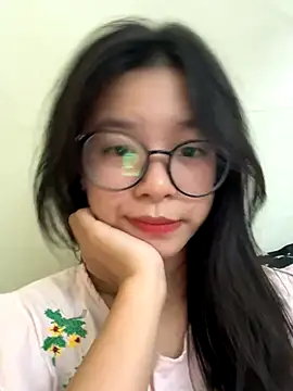 Snapshot of mau15_ chatting on September 25, 2025, 2:10 pm mau15 online show from September 25, 2025, 2:10 pm