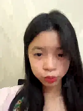 Snapshot of mau15_ chatting on October 4, 2025, 8:01 am mau15 online show from October 4, 2025, 8:01 am