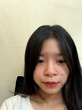 Snapshot of mau15_ chatting on October 9, 2025, 11:30 am mau15 online show from October 9, 2025, 11:30 am