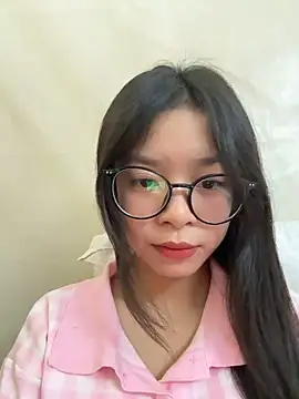 Snapshot of mau15_ chatting on October 14, 2025, 9:21 am mau15 online show from October 14, 2025, 9:21 am