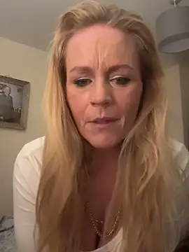 Carmen36XX online show from October 16, 2025, 10:11 pm