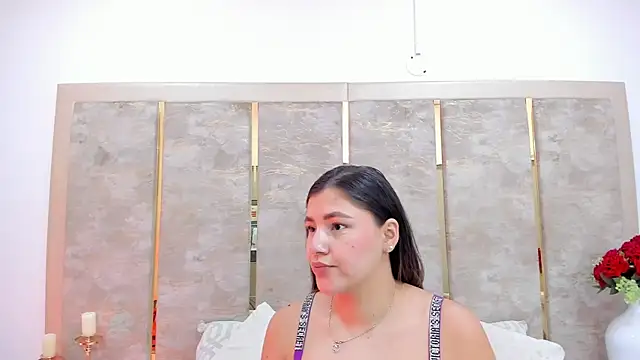 AnyaSosa  online show from October 4, 2025, 12:58 pm