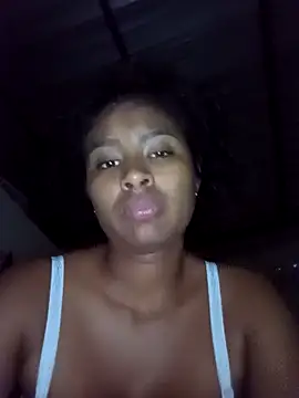 Snapshot of _Canella_ chatting on October 29, 2025, 6:04 am Canella online show from October 29, 2025, 6:04 am