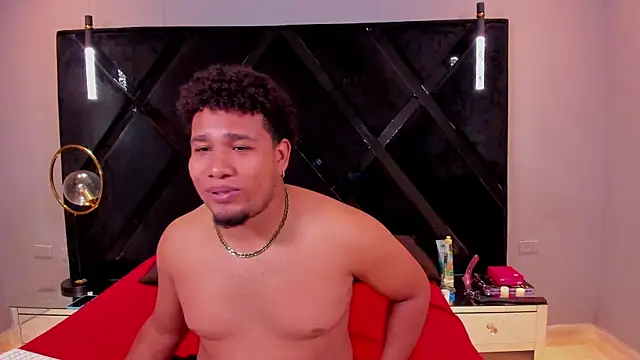 LucasandSasha online show from April 16, 2026, 9:39 pm